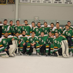 The Lajeunesse hockey teamposes for a picture in the 2014-15 season. Photo courtesy of @LajPuck)