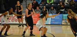  Windsor Lancers women’s basketball team won against Waterloo Warriors by 51 points lead in the OUA basketball tournament on Nov. 23. Photo by Sonia Jacob