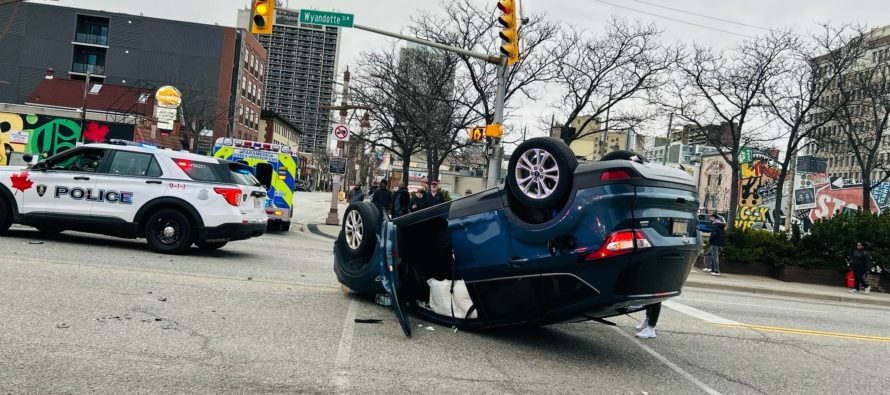 Two roll-over crashes on Wyandotte reported minutes apart